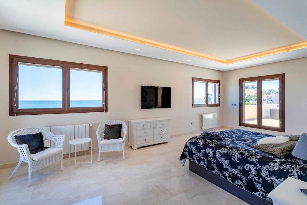 Villa Irene, Large First Line Villa With Amazing Sea- And Coast Views And Large Private Swimming Pool! Alicante Bagian luar foto