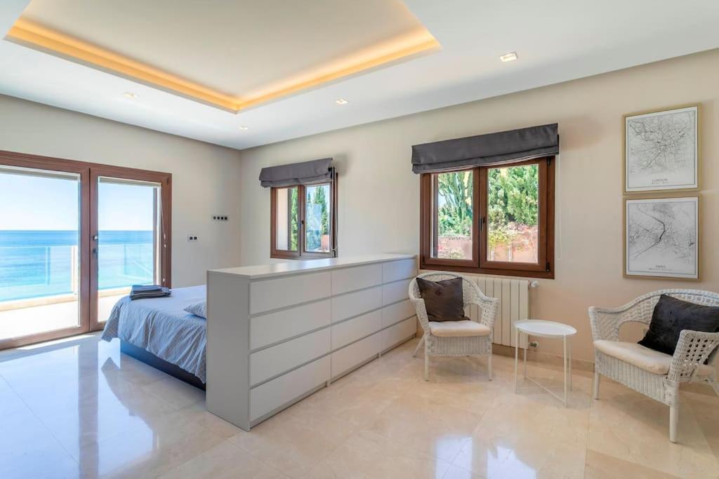 Villa Irene, Large First Line Villa With Amazing Sea- And Coast Views And Large Private Swimming Pool! Alicante Bagian luar foto