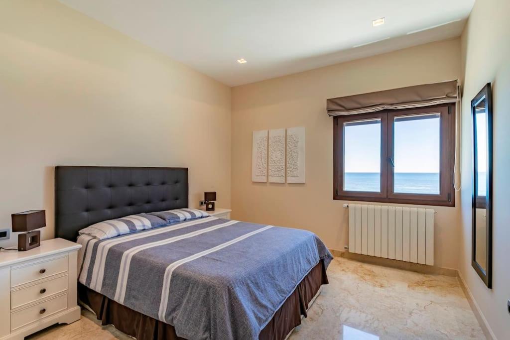 Villa Irene, Large First Line Villa With Amazing Sea- And Coast Views And Large Private Swimming Pool! Alicante Bagian luar foto