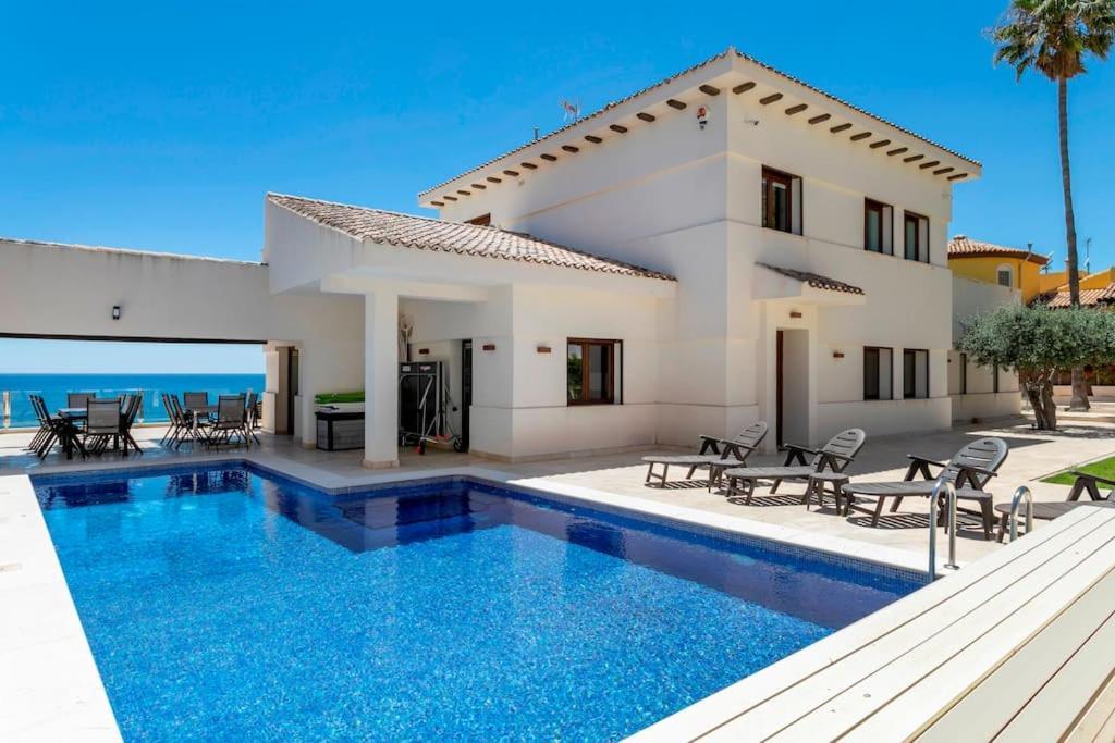 Villa Irene, Large First Line Villa With Amazing Sea- And Coast Views And Large Private Swimming Pool! Alicante Bagian luar foto